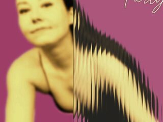 beautiful girl webcam LucyLevatto