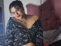 cam girl playing with sextoy LuisaQuintero
