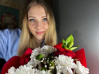 nude webcamgirl pic LusiAime