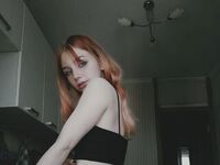 camgirl masturbating with sextoy MaeEastes