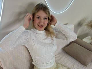 kinky webcam model MaeGoreham