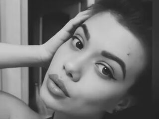 nude webcamgirl MarciaMoor