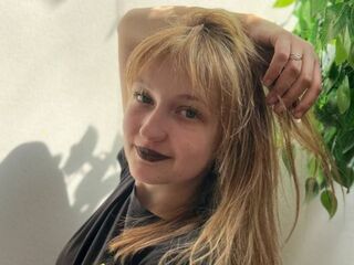 cam girl masturbating with dildo MarryMartins
