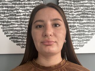 camslut fingering shaved pussy MaryamAdams