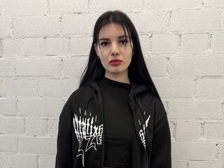 camgirl fingering bald pussy MaryettaBurgees