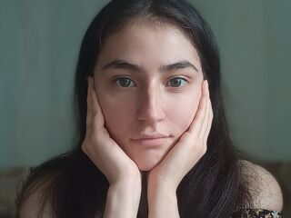 nude webcamgirl MaudEstey
