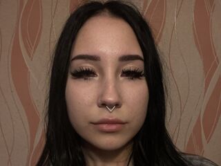 topless camgirl MaxineWunderly
