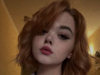 naked camgirl masturbating with dildo MelanyBandulin