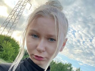 naked camgirl masturbating MelbaKines