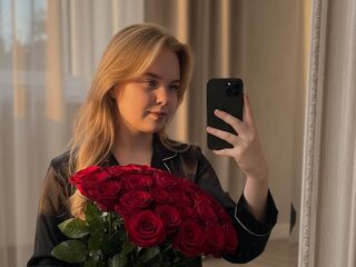 live cam show MelissaMyla