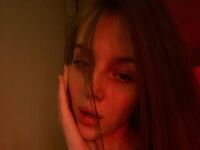 naked camgirl masturbating with vibrator MillieBurnworth