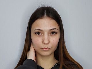 naughty camgirl masturbating MyriamSandella