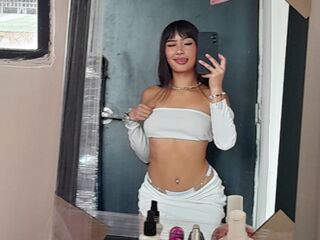 topless camgirl NaomyWatson