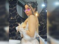 cam whore live NikoleEvans