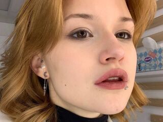 naked cam chatroom NishaRayo