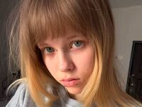 fingering webcam girl OpheliaWrenny