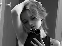 camgirl masturbating with vibrator PaulinaCundiff