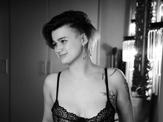 streaming live cam PeachBev