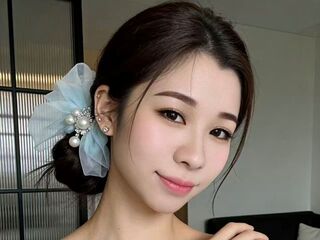 naughty camgirl masturbating with vibrator QinWeiwei