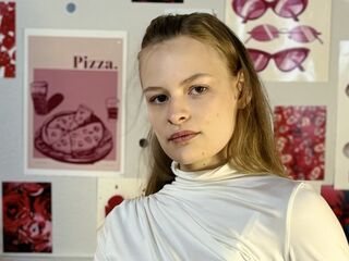 hot naked camgirl RaeannCeronsky