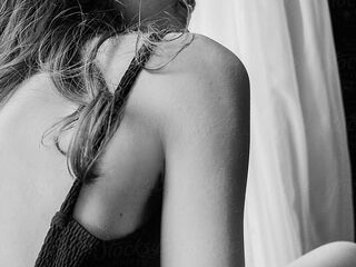 hot webcam picture RemaRoy