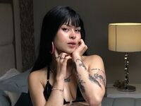 naked girl with webcam masturbating with vibrator RouxDelirium