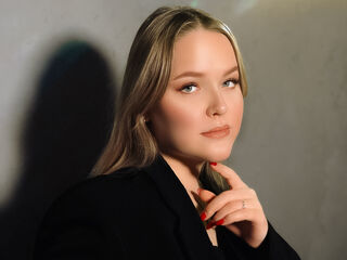 live cam chat SallySavage