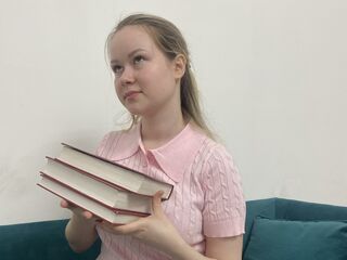 shaved pussy webcam SandieSpataro