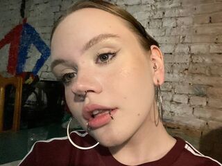 camwhore masturbating with dildo SaraKnights