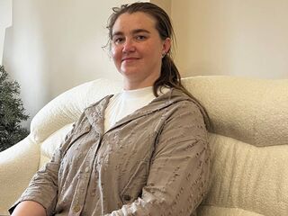 masturbating camgirl StellaDes
