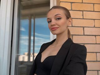 cam stripper SuzanUemura