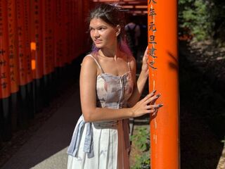 girl chatroom ThuAllin