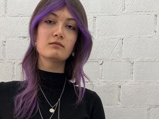 camwhore masturbating with dildo TieshaKresha