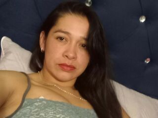 camgirl showing pussy VictoriaCruzL