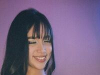 topless cam girl YamiRose