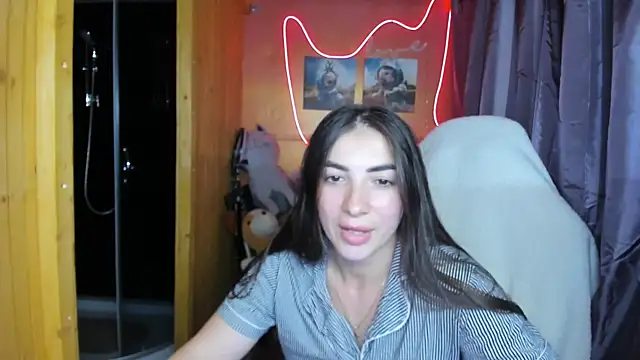 Fiery_Brunette_