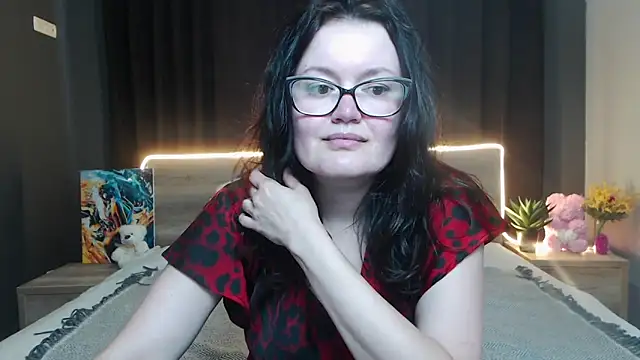 LolaHikls