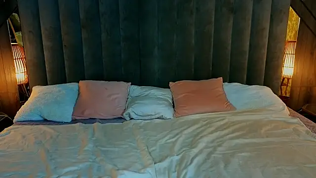 Neyla_Charm