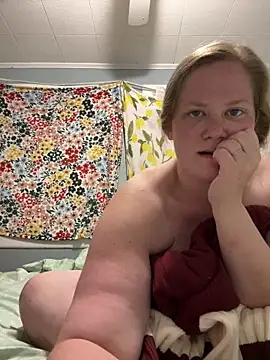 thicbustybarbiee